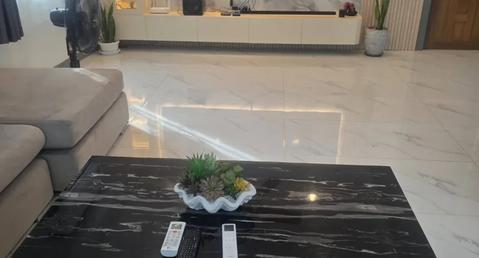 Villa en alquiler de 3 habitaciones en Bang Lamung, Chonburi