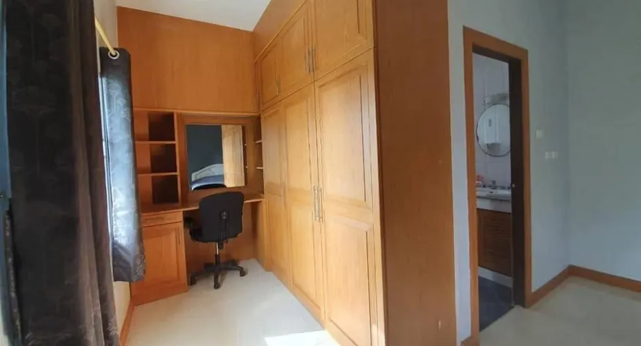 Villa en alquiler de 3 habitaciones en Bang Lamung, Chonburi