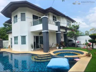 Villa en alquiler de 3 habitaciones en Bang Lamung, Chonburi