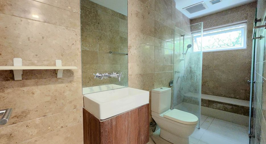 Haus zum Kauf mit 5 Zimmer in Bang Na, Bangkok