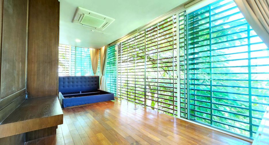 Haus zum Kauf mit 5 Zimmer in Bang Na, Bangkok