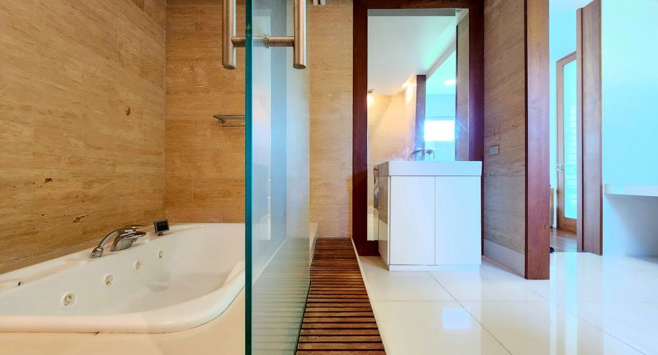 Haus zum Kauf mit 5 Zimmer in Bang Na, Bangkok