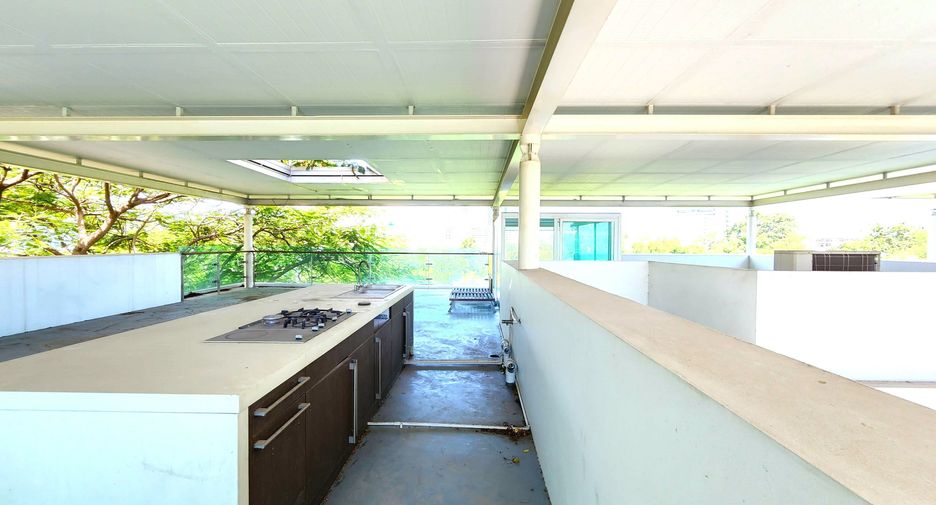 Haus zum Kauf mit 5 Zimmer in Bang Na, Bangkok