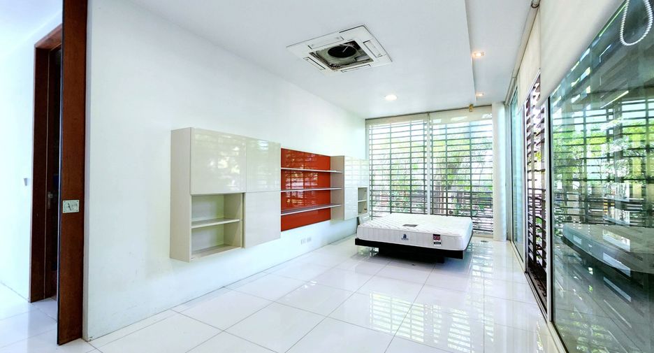 Haus zum Kauf mit 5 Zimmer in Bang Na, Bangkok