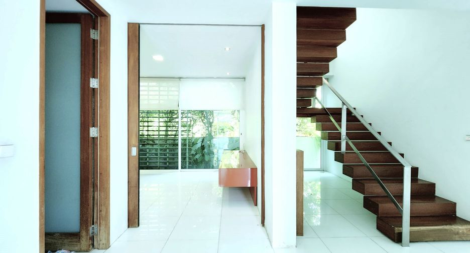 Haus zum Kauf mit 5 Zimmer in Bang Na, Bangkok