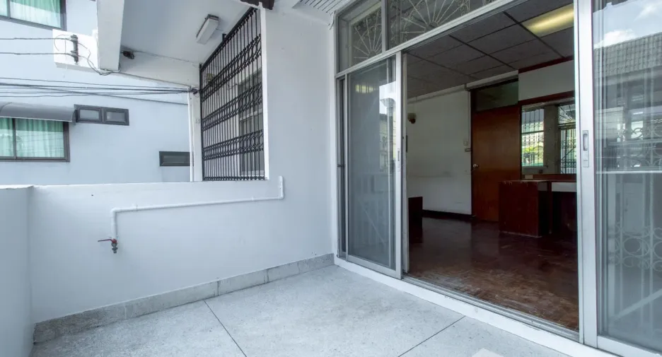Casa adosada en venta de 4 habitaciones en Yan Nawa, Bangkok