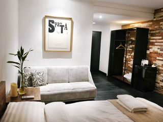 For rent studio condo in Phaya Thai, Bangkok