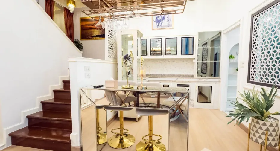 For sale and for rent 4 bedrooms townhouse in Lat Phrao, Bangkok