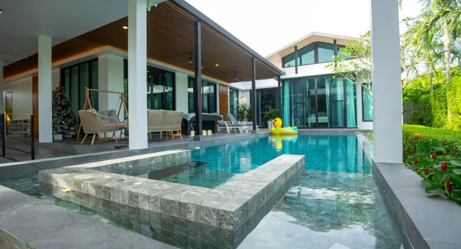 Villa zum Kauf mit 4 Zimmer in Mueang Phuket, Phuket