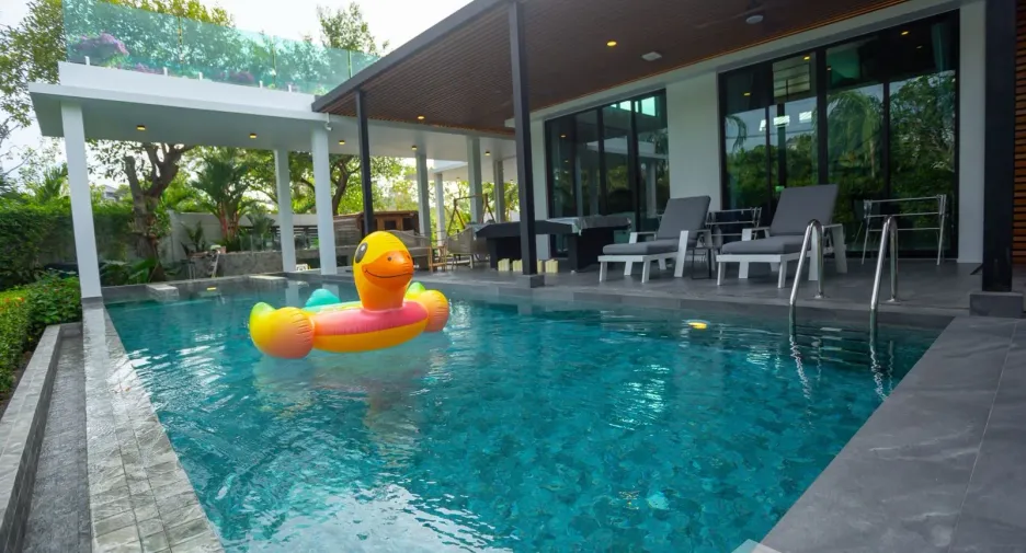 Villa zum Kauf mit 4 Zimmer in Mueang Phuket, Phuket