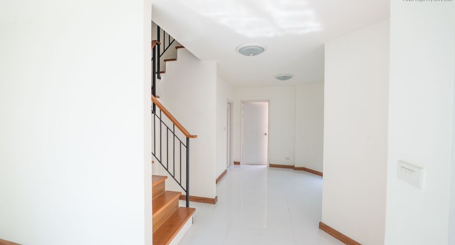 Haus zum Kauf mit 6 Zimmer in Samphanthawong, Bangkok
