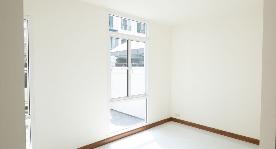 Haus zum Kauf mit 6 Zimmer in Samphanthawong, Bangkok