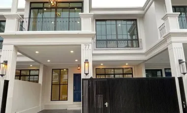 For rent 3 bedrooms townhouse in Khlong Toei, Bangkok