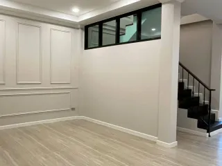 For rent 3 bedrooms townhouse in Khlong Toei, Bangkok