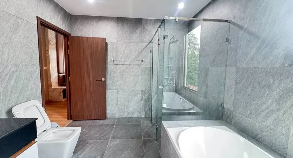 Condo en alquiler de 3 habitaciones en Mueang Chiang Mai, Chiang Mai