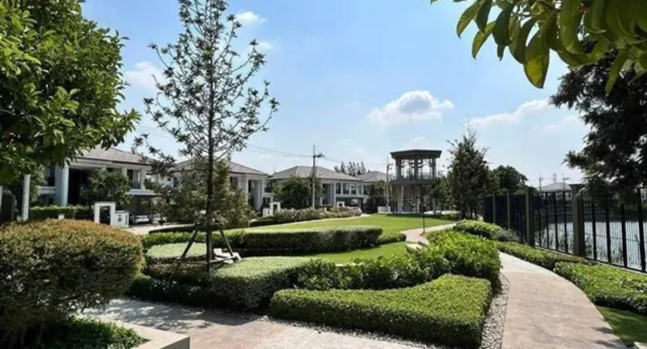 Haus zum Kauf mit 4 Zimmer in Mueang Pathum Thani, Pathum Thani
