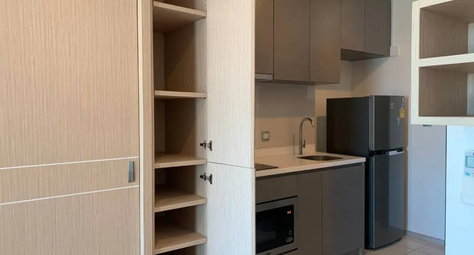 À louer et à vendre studio condo 