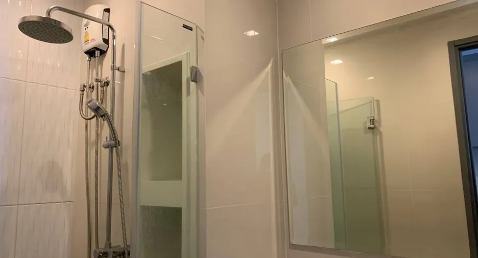 À louer et à vendre studio condo 