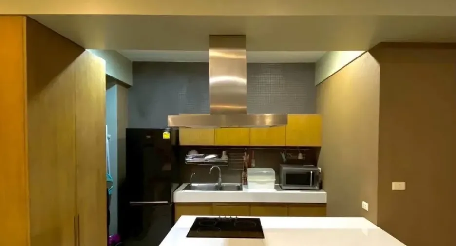 Condo en alquiler de 3 habitaciones en Khlong Toei, Bangkok