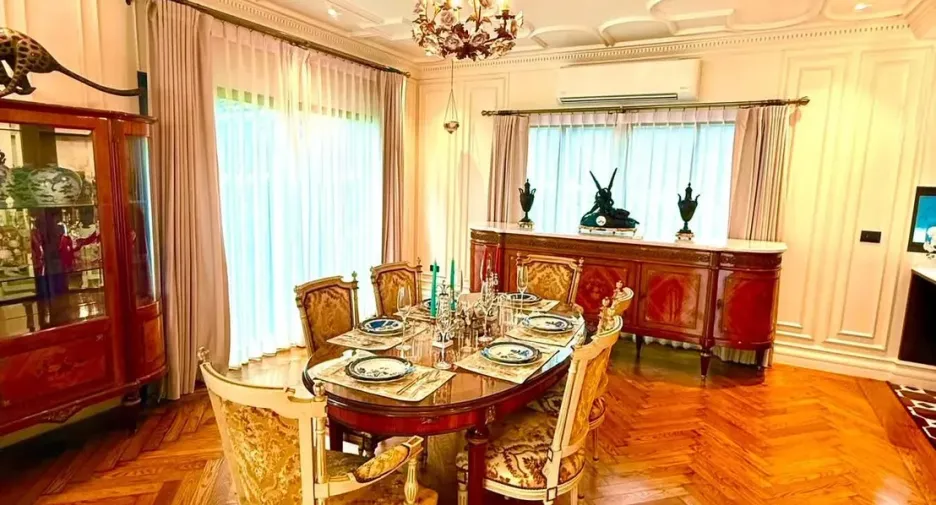 For rent 4 bedrooms house in Bang Kapi, Bangkok
