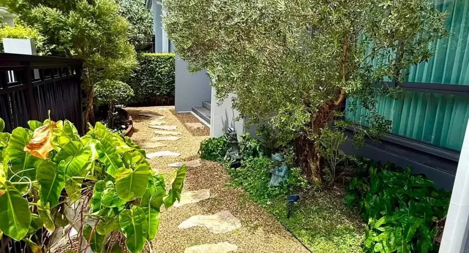For rent 4 bedrooms house in Bang Kapi, Bangkok
