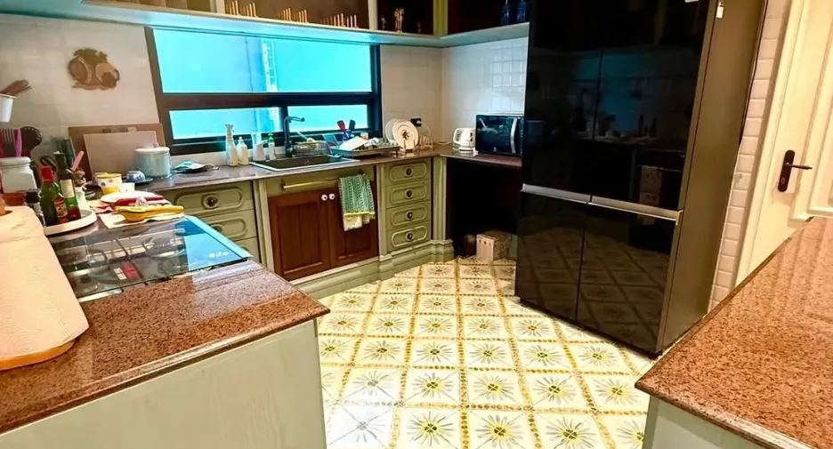 For rent 4 bedrooms house in Bang Kapi, Bangkok