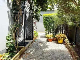 Casa en alquiler de 4 habitaciones en Bang Kapi, Bangkok