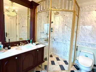 Casa en alquiler de 4 habitaciones en Bang Kapi, Bangkok