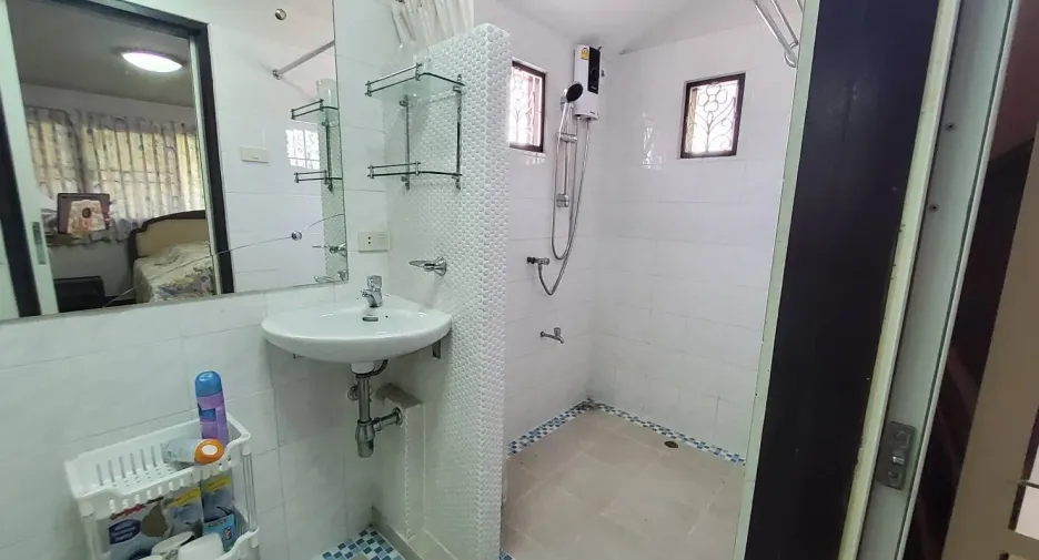 For sale 4 bedrooms house in Cha Am, Phetchaburi
