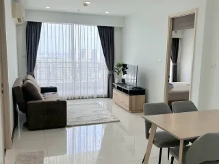 Condo en alquiler de 2 habitaciones en Yan Nawa, Bangkok