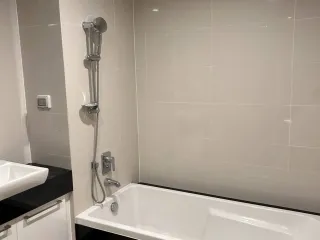 Condo en alquiler de 2 habitaciones en Yan Nawa, Bangkok