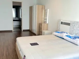 Condo en alquiler de 2 habitaciones en Yan Nawa, Bangkok