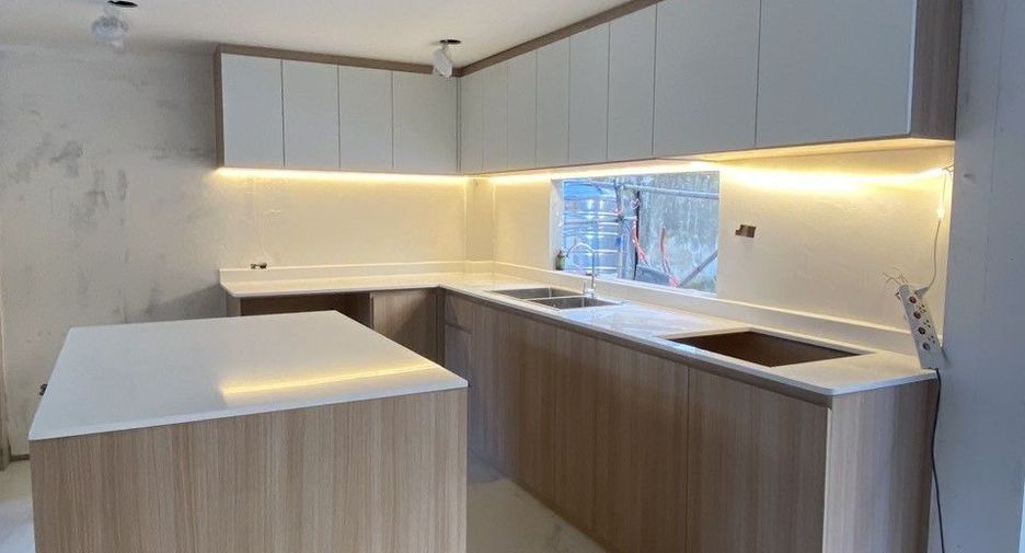 À vendre 4 chambres maison à Lat Phrao, Bangkok