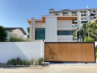 À vendre 4 chambres maison à Lat Phrao, Bangkok