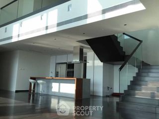 Condo en venta de 5 habitaciones en Yan Nawa, Bangkok