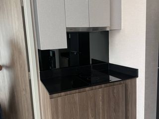 Condo en alquiler de 2 habitaciones en Huai Khwang, Bangkok