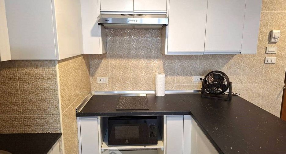 For sale 1 bed condo in Khlong Toei, Bangkok