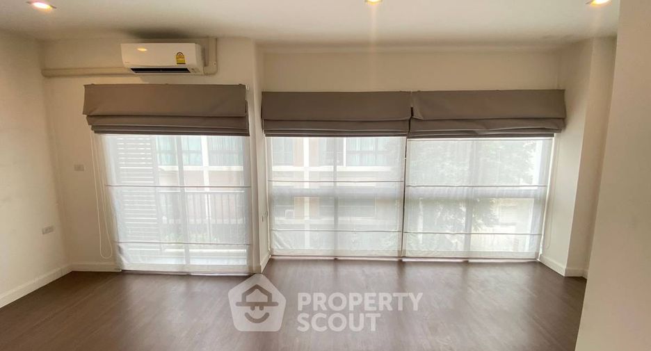 For rent and for sale 3 bedrooms townhouse in Bang Na, Bangkok