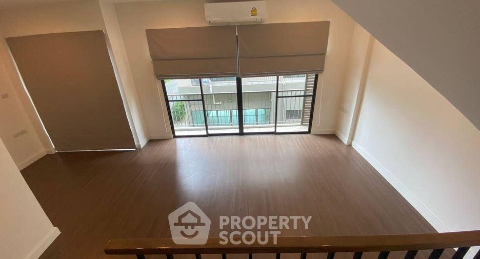 For rent and for sale 3 bedrooms townhouse in Bang Na, Bangkok