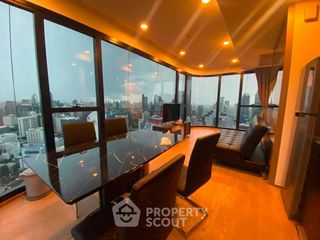 Condo en venta de 2 habitaciones en Bang Rak, Bangkok