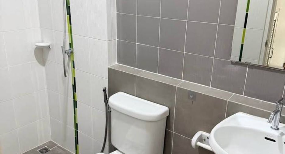 À vendre 3 chambres maison à Si Racha, Chonburi