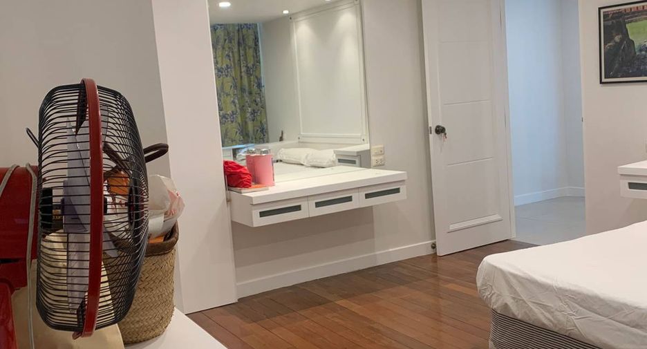 À vendre 3 chambres condo à Khlong Toei, Bangkok
