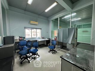 For rent and for sale 10 bedrooms townhouse in Ban Bueng, Chonburi