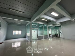 For rent and for sale 10 bedrooms townhouse in Ban Bueng, Chonburi