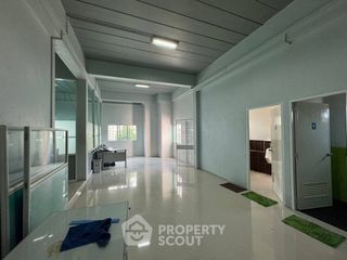 For rent and for sale 10 bedrooms townhouse in Ban Bueng, Chonburi