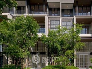 Casa adosada en venta de 4 habitaciones en Watthana, Bangkok