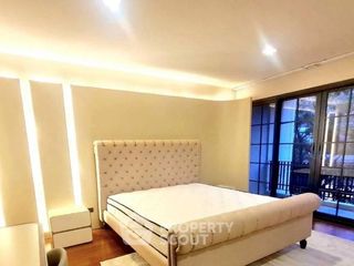 Casa adosada en venta de 4 habitaciones en Watthana, Bangkok