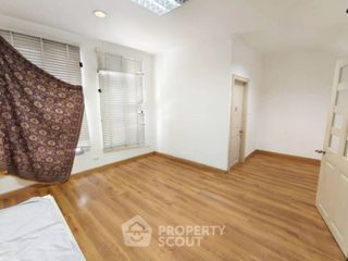 For sale 4 bedrooms townhouse in Chatuchak, Bangkok
