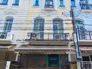 For sale 4 bedrooms townhouse in Chatuchak, Bangkok