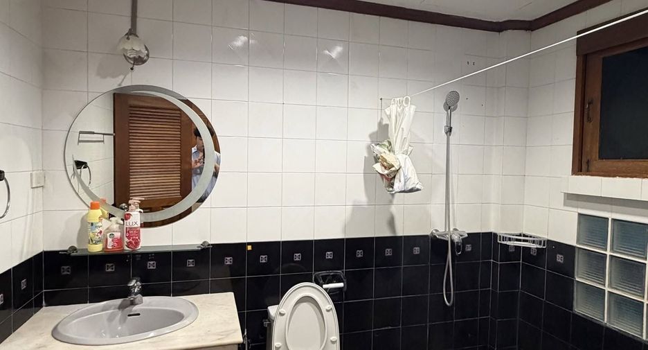Reihenhaus zur Miete mit 4 Zimmer in Bang Phlat, Bangkok